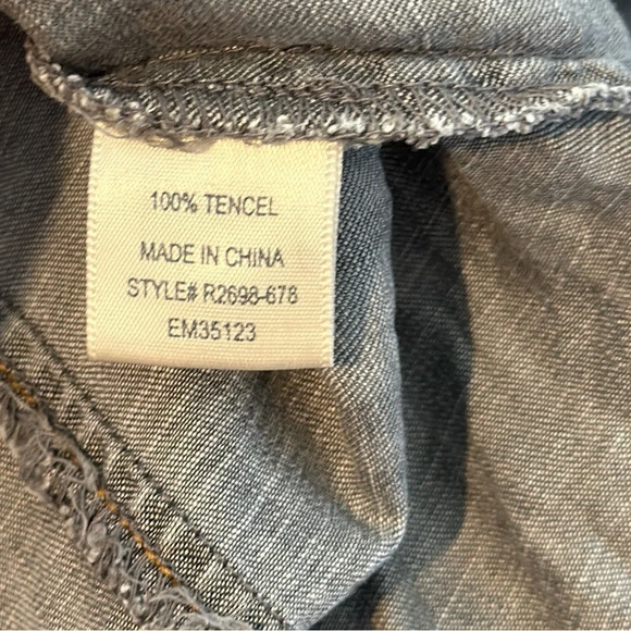 Bella Dahl Chambray Button-Up Long Sleeve Shirt in Grey Women’s XS - Picture 4 of 4